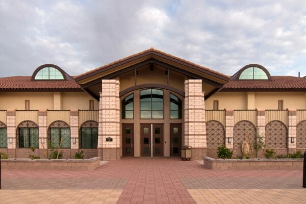 Design-build-commercial-contractors-600x400